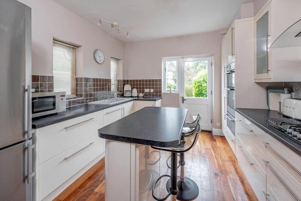 Spacious House - 2 Double Rooms - Street Parking - Garden Bath Exterior foto